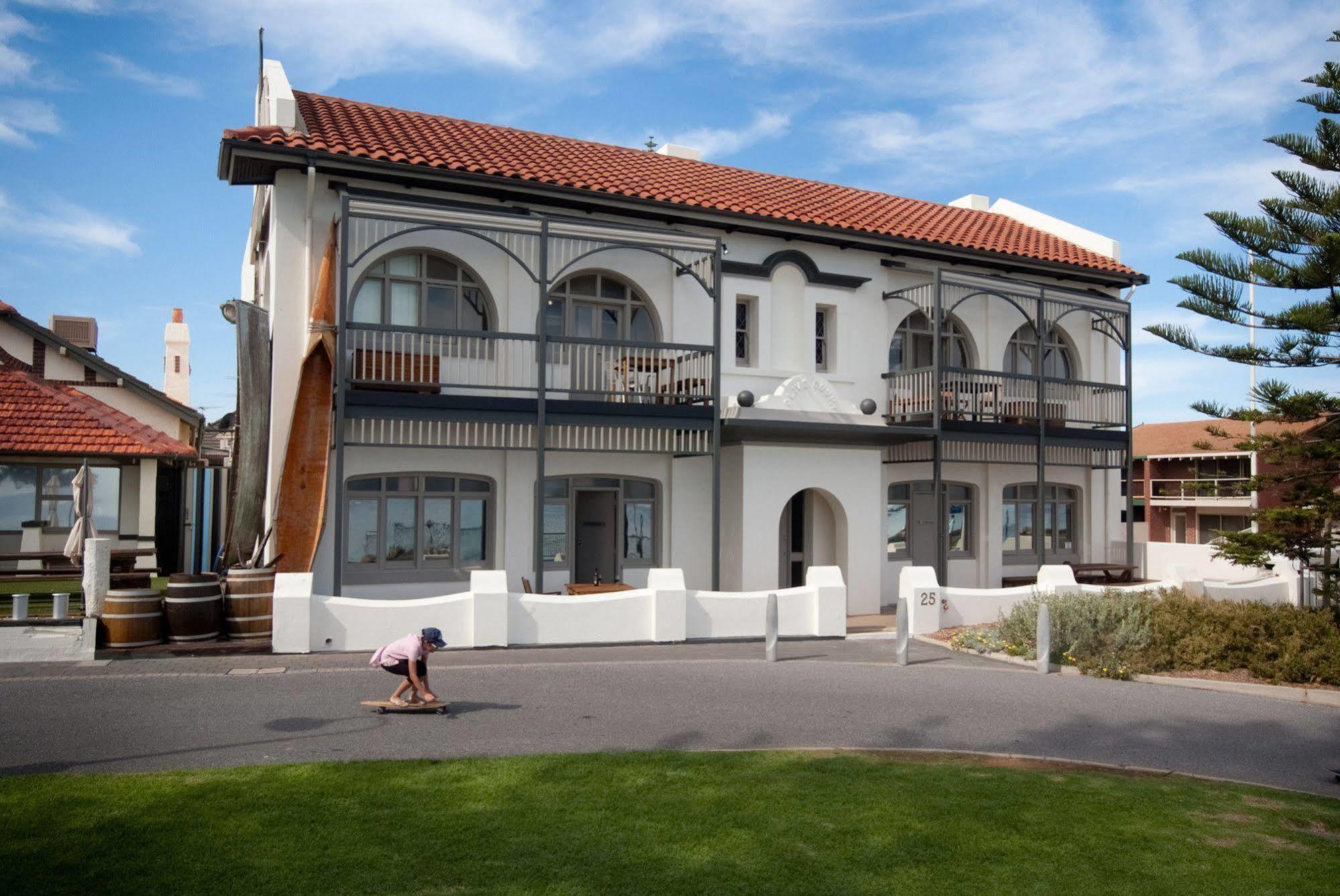 Seawall 4* Adelaide