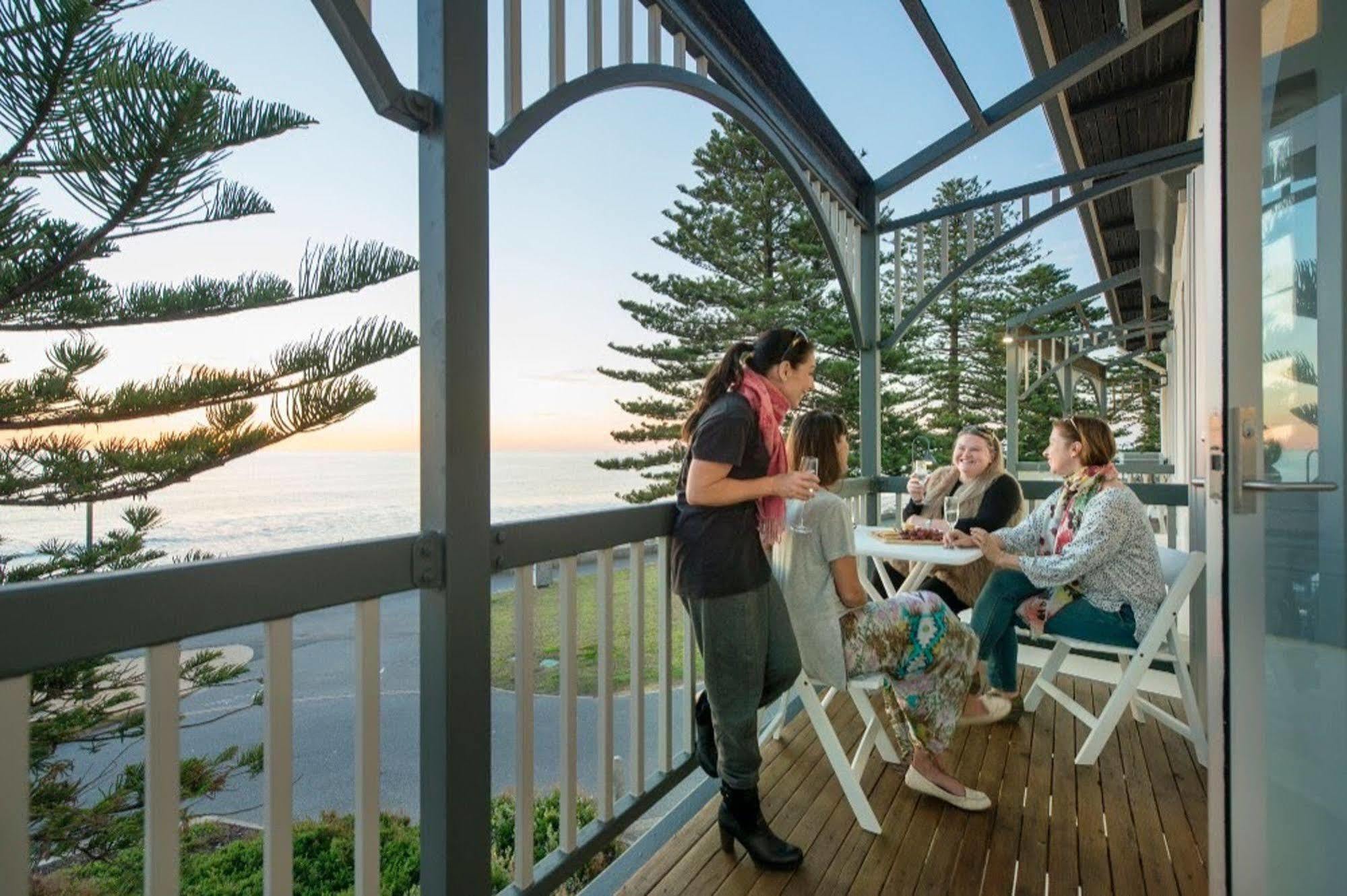 Seawall Aparthotel