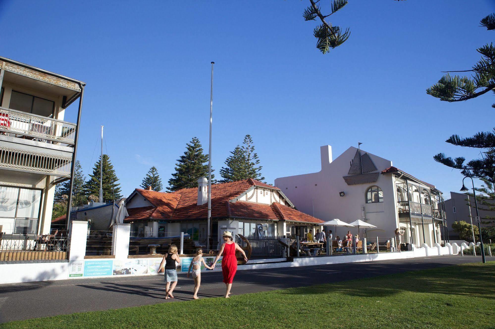 Aparthotel Seawall 4*