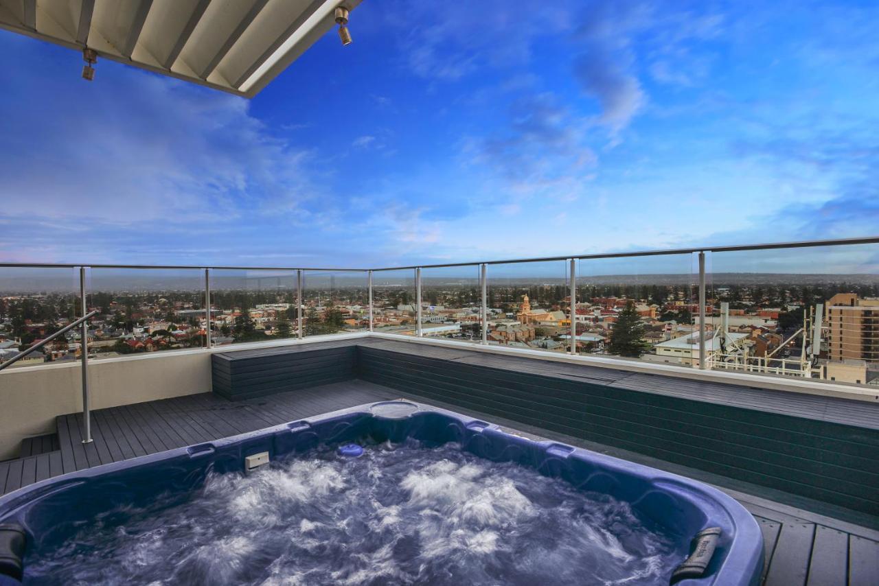 Glenelg Skyline Penthouse - Wifi *