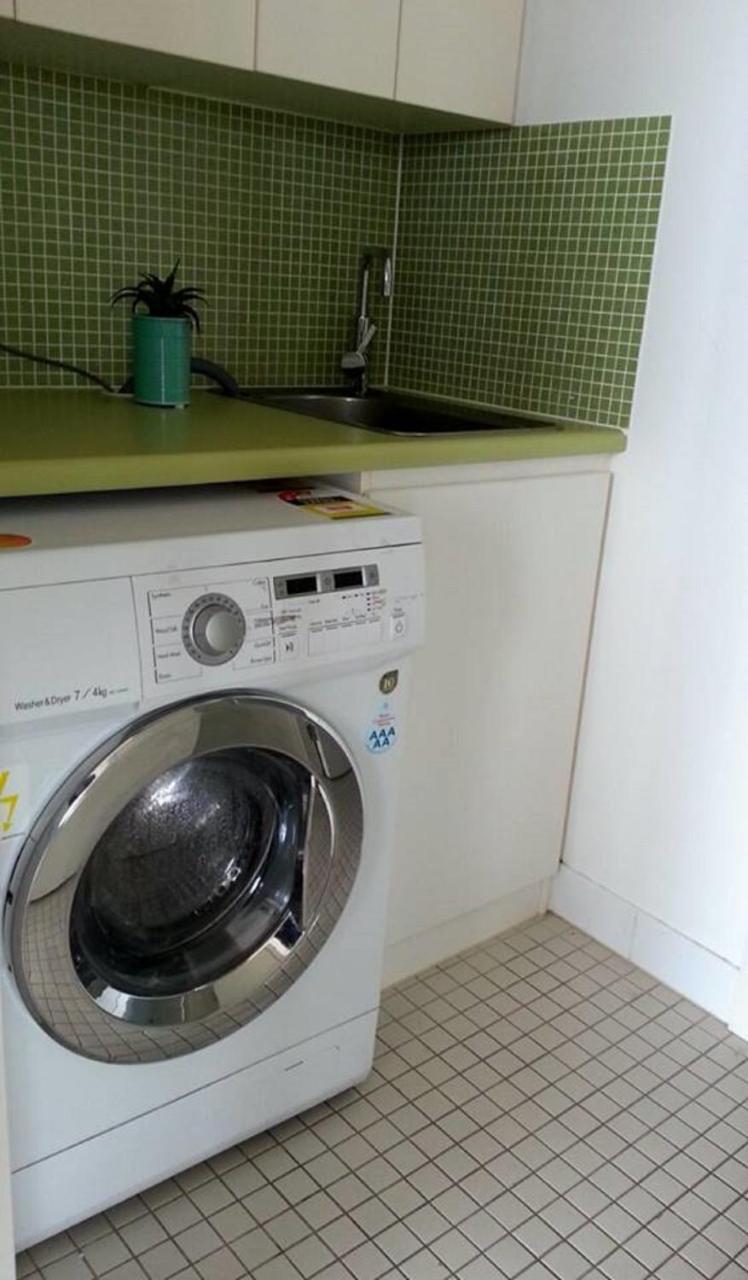 Glenelg Skyline Penthouse - Wifi Holiday home
