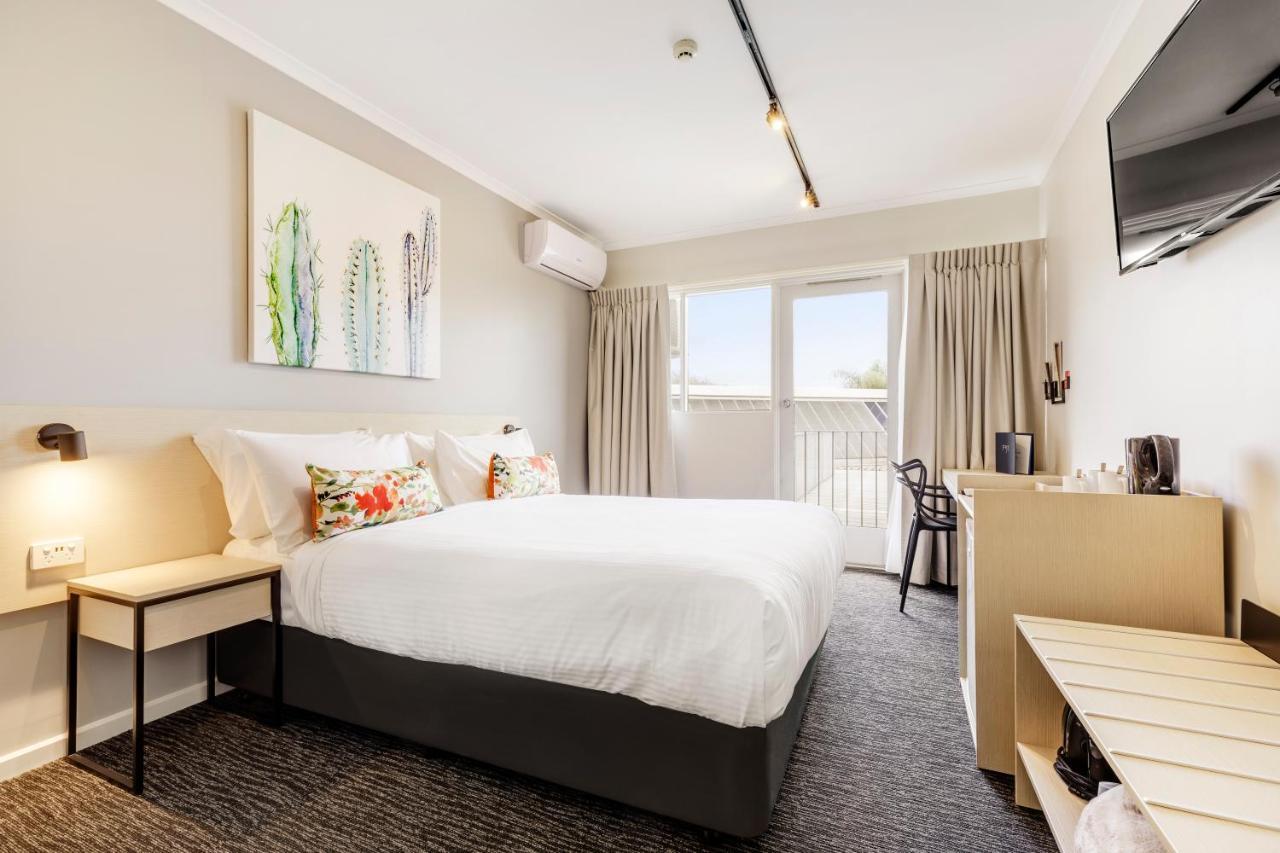 Hotel Nightcap At Findon Adelaide
