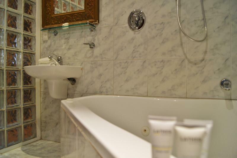 Hotel North Heritage & 4*