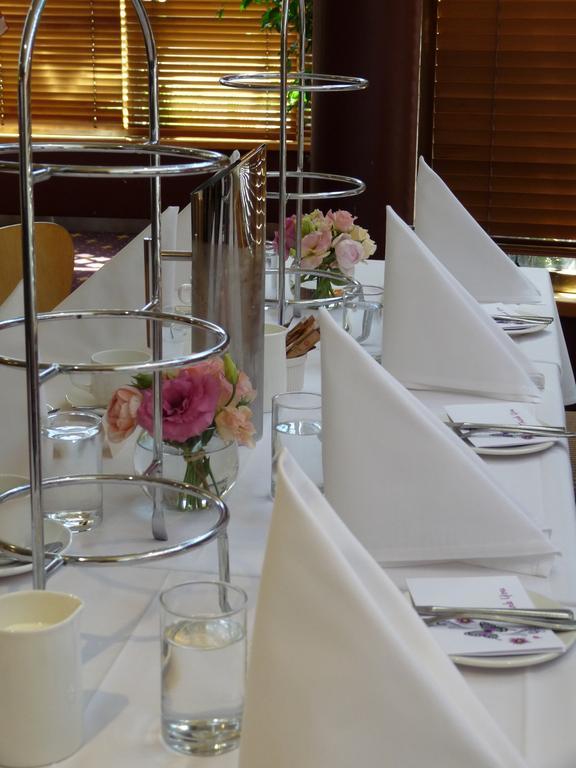 Hotel Quality Tiffins On The Park Adelaide