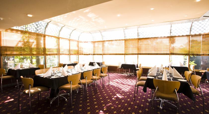 Hotel Quality Tiffins On The Park