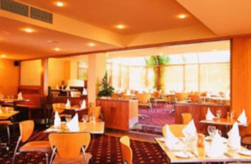 Hotel Quality Tiffins On The Park