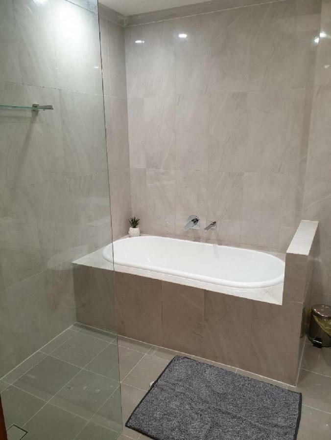 Style Accommodation-getaway In North Adelaide- Close To Apartment Adelaide