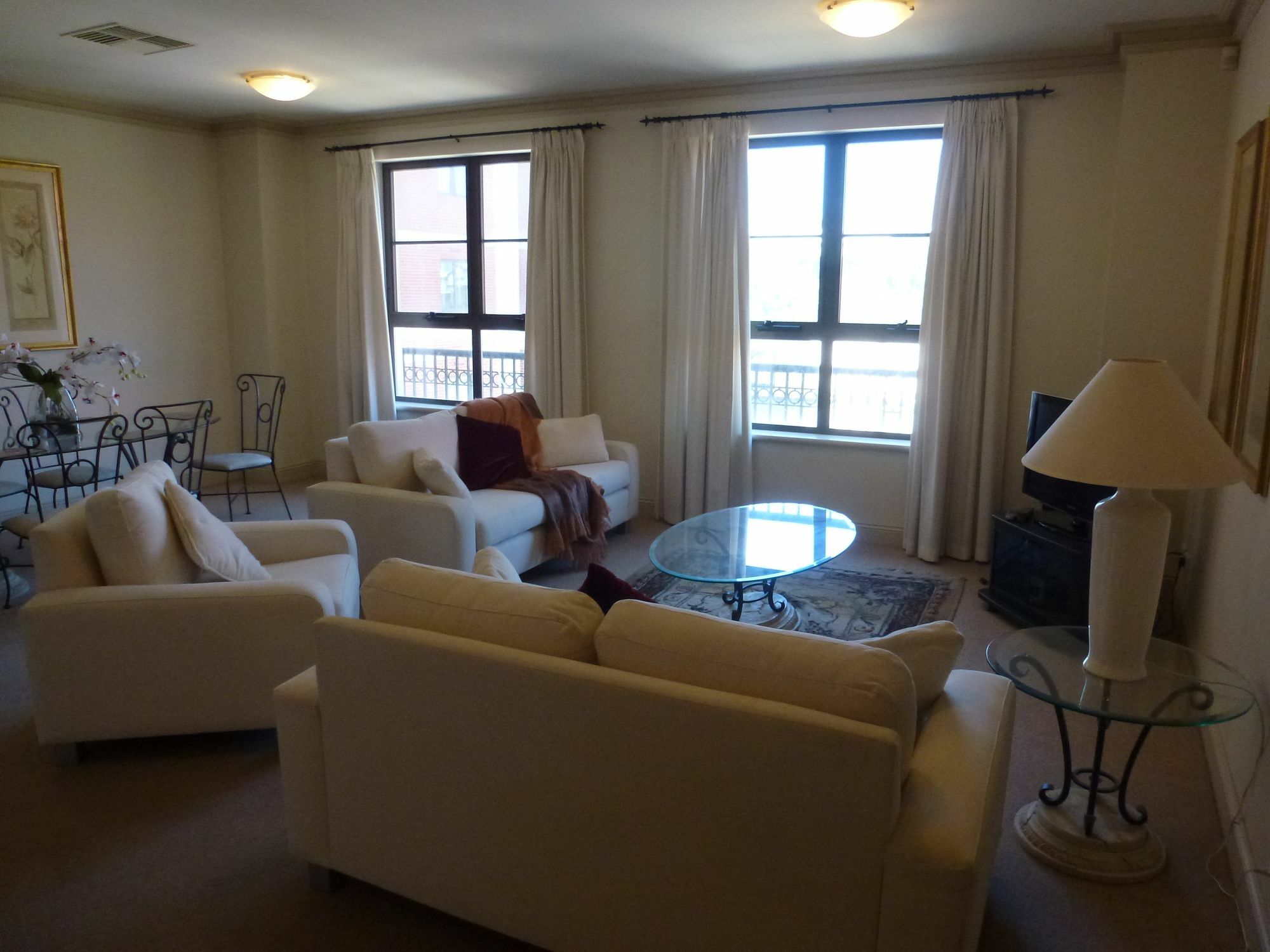 Apartment Escape 2bd In Adelaides East End 2 Adelaide