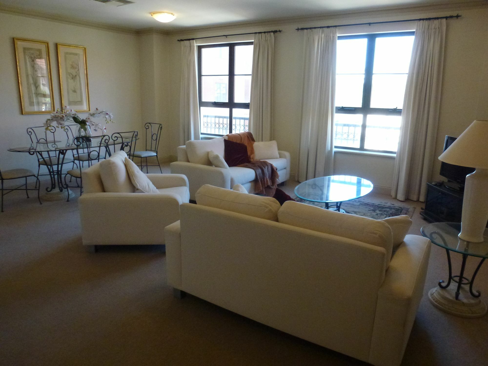Escape 2bd In Adelaides East End 2 Apartment *