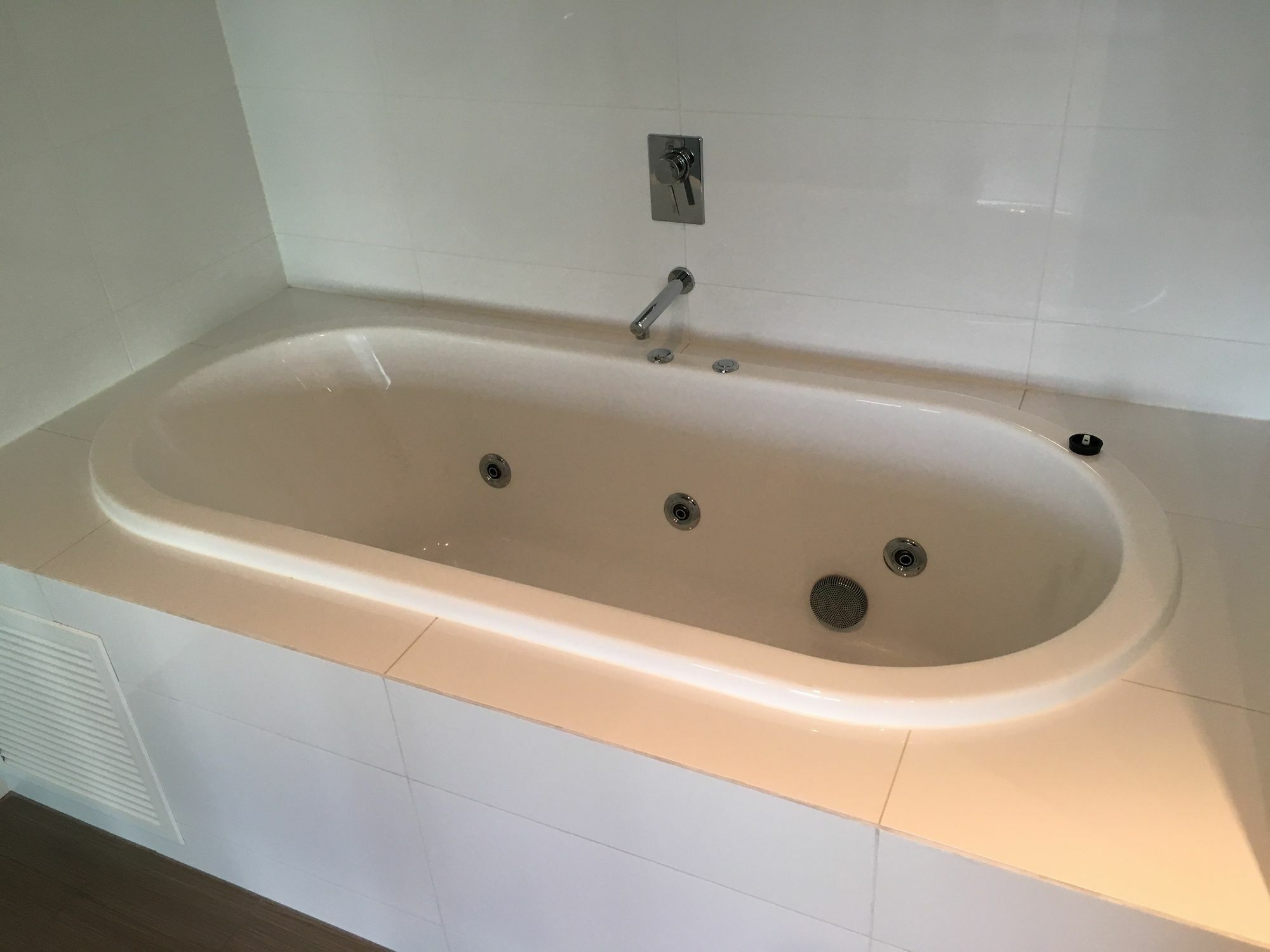 Escape 3bd In Adelaides East End 7