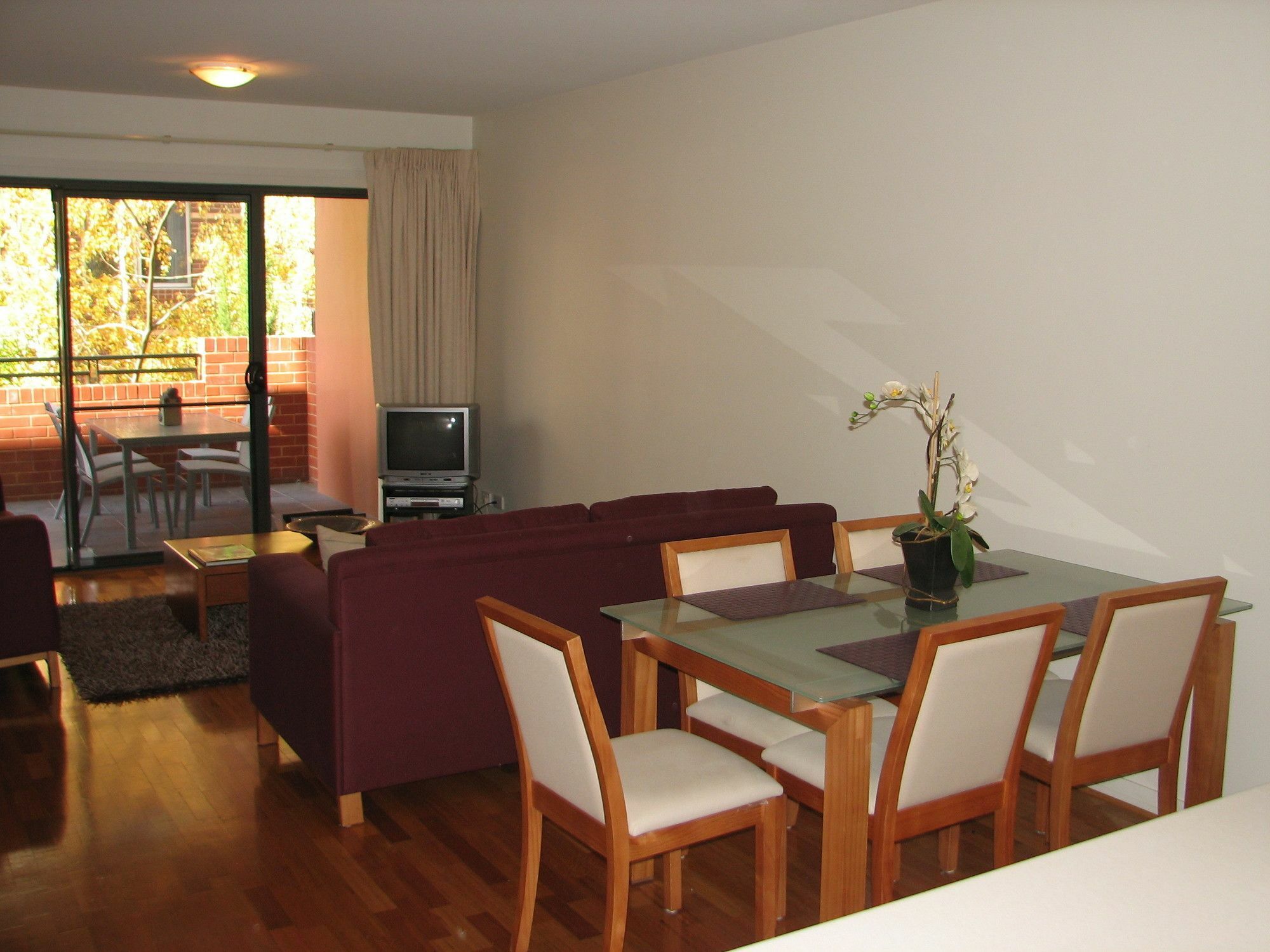 Escape 2bd In Adelaides East End 1 Apartment