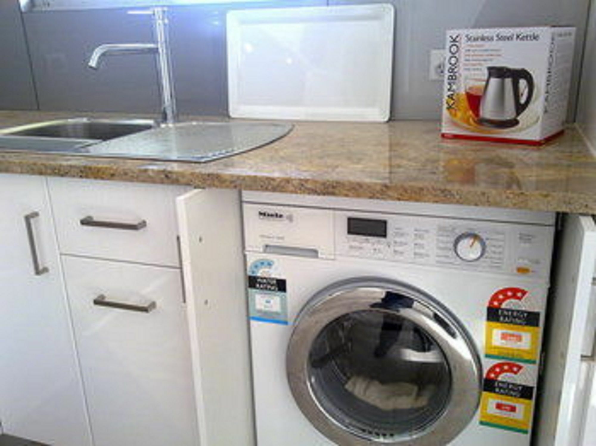 Apartment Acushla Esplanade Living Self Check-in Self Check-out