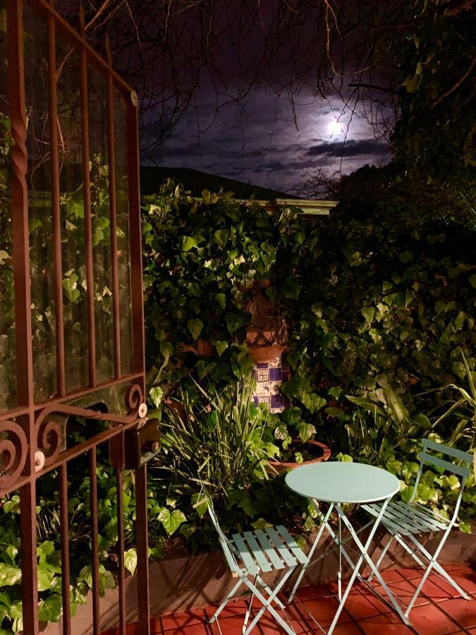 Bed & Breakfast Jerningham Street Adelaide