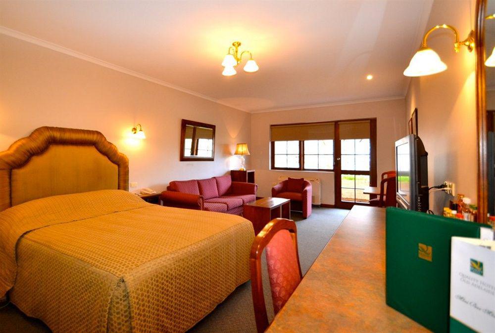 Adelaide Inn Hotel 4*