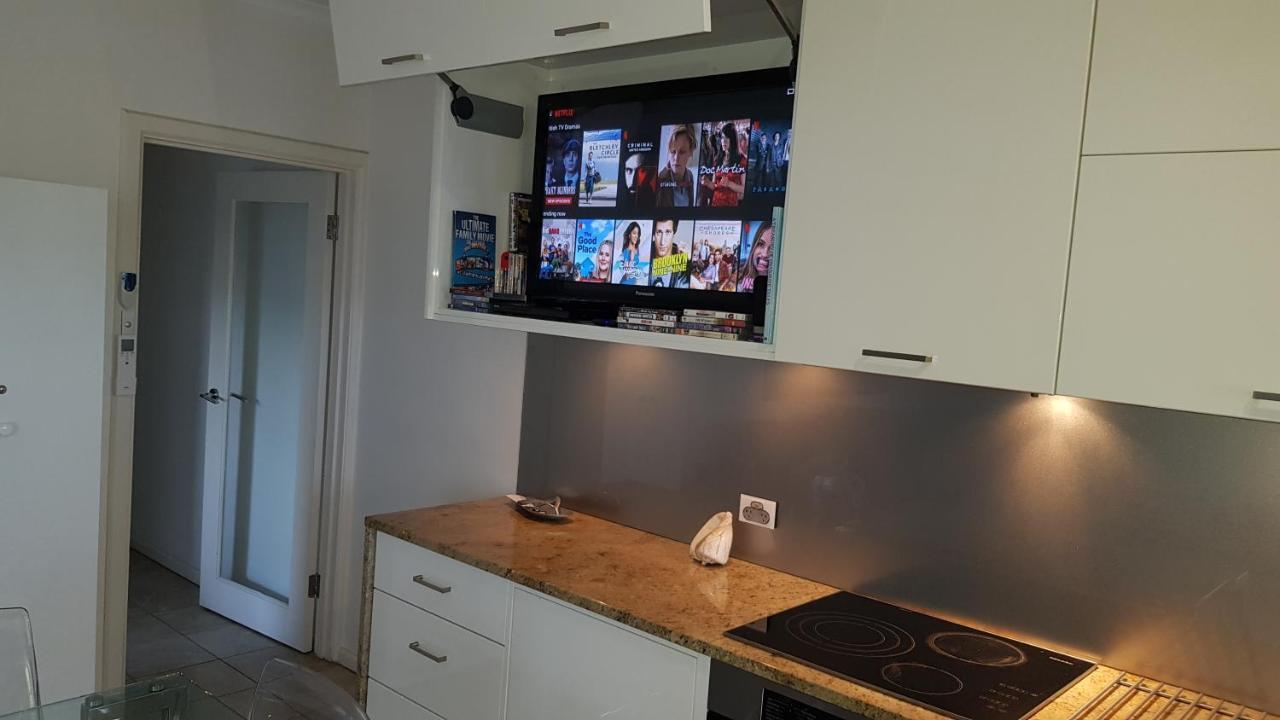 Apartment Acushla Esplanade Living Self Check-in Self Check-out