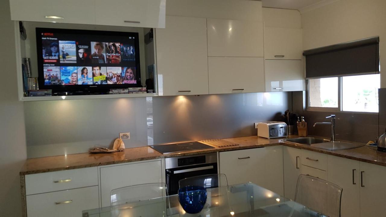 Acushla Esplanade Living Self Check-in Self Check-out Apartment Adelaide