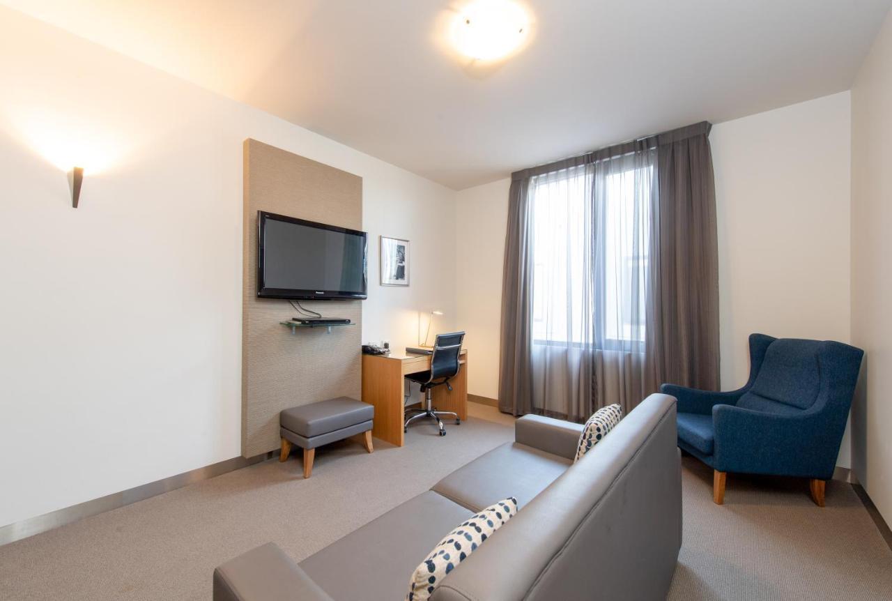 Hotel Mawson Lakes 4*