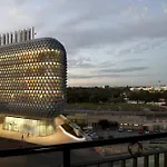 Adelaide Riviera Hotel
