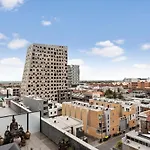 Leilani - The West Franklin Panorama Apartment