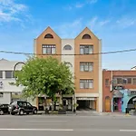 Perfect 1-Bedroom Studio On Gouger With Wi-Fi