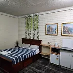 West End Motel & Backpackers