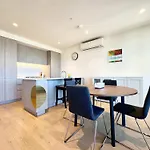 Beauty In The Sky - 2Br Apt With Amazing Views Of Rundle Mall
