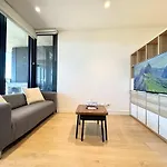 Beauty In The Sky - 2Br Apt With Amazing Views Of Rundle Mall