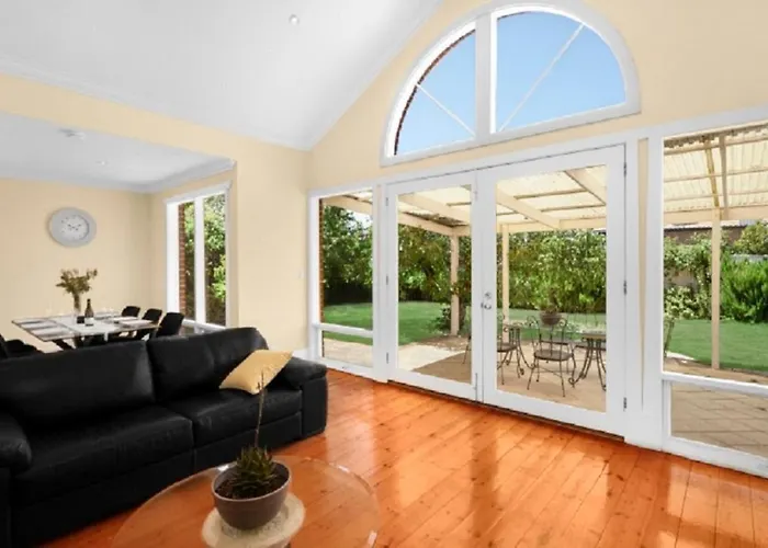 Adelaide Style Accommodation - City To Beach - Free Wifi - Free 3 Car Parking - Great Location