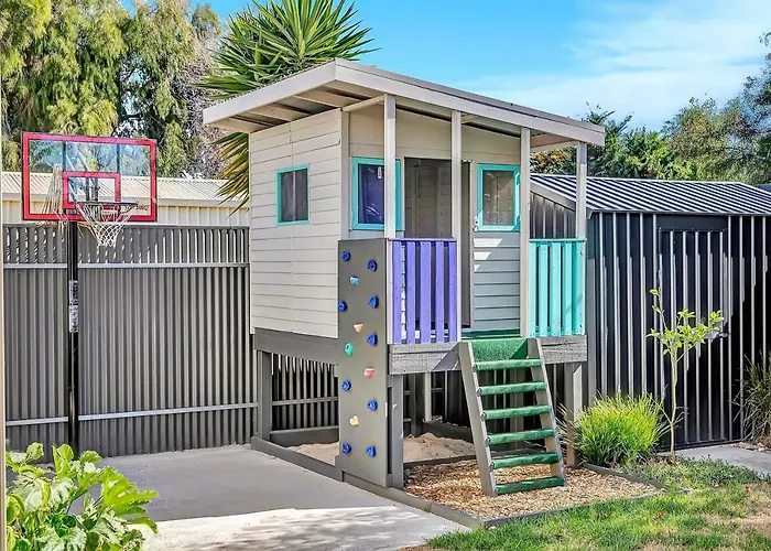 \'Chimney Cottage\' Family Gem Where Beach Meets Port