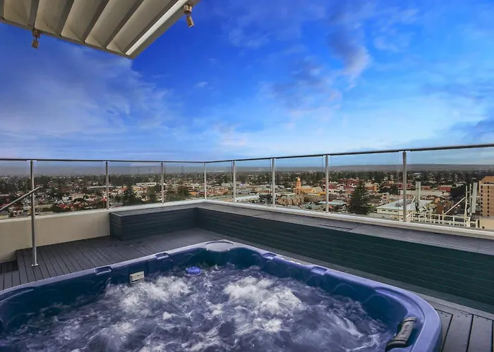 Glenelg Skyline Penthouse - Wifi