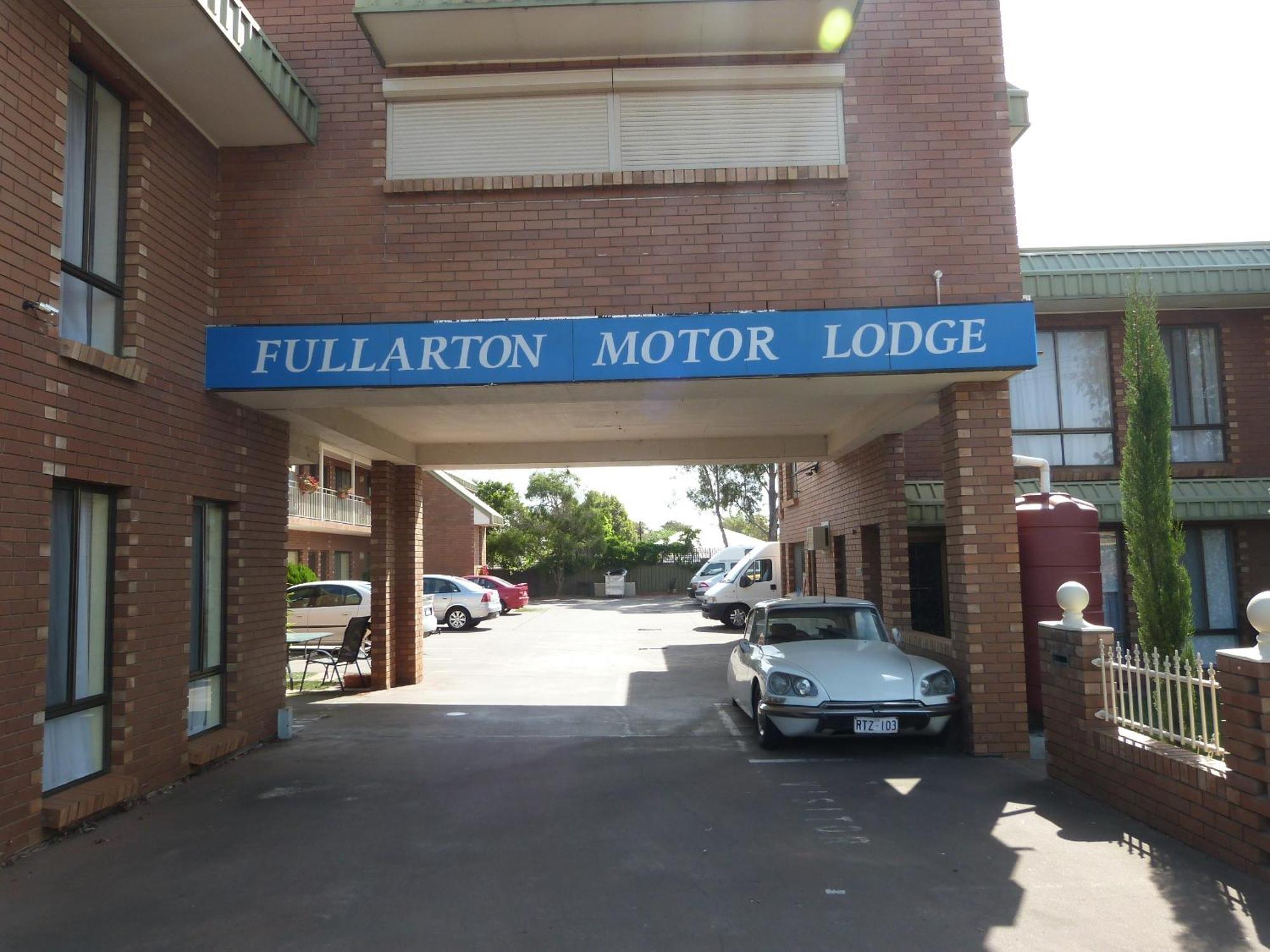 Fullarton Motor 3*