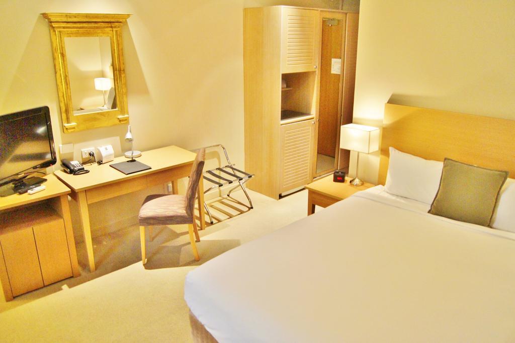 Hotel Quality Tiffins On The Park Adelaide