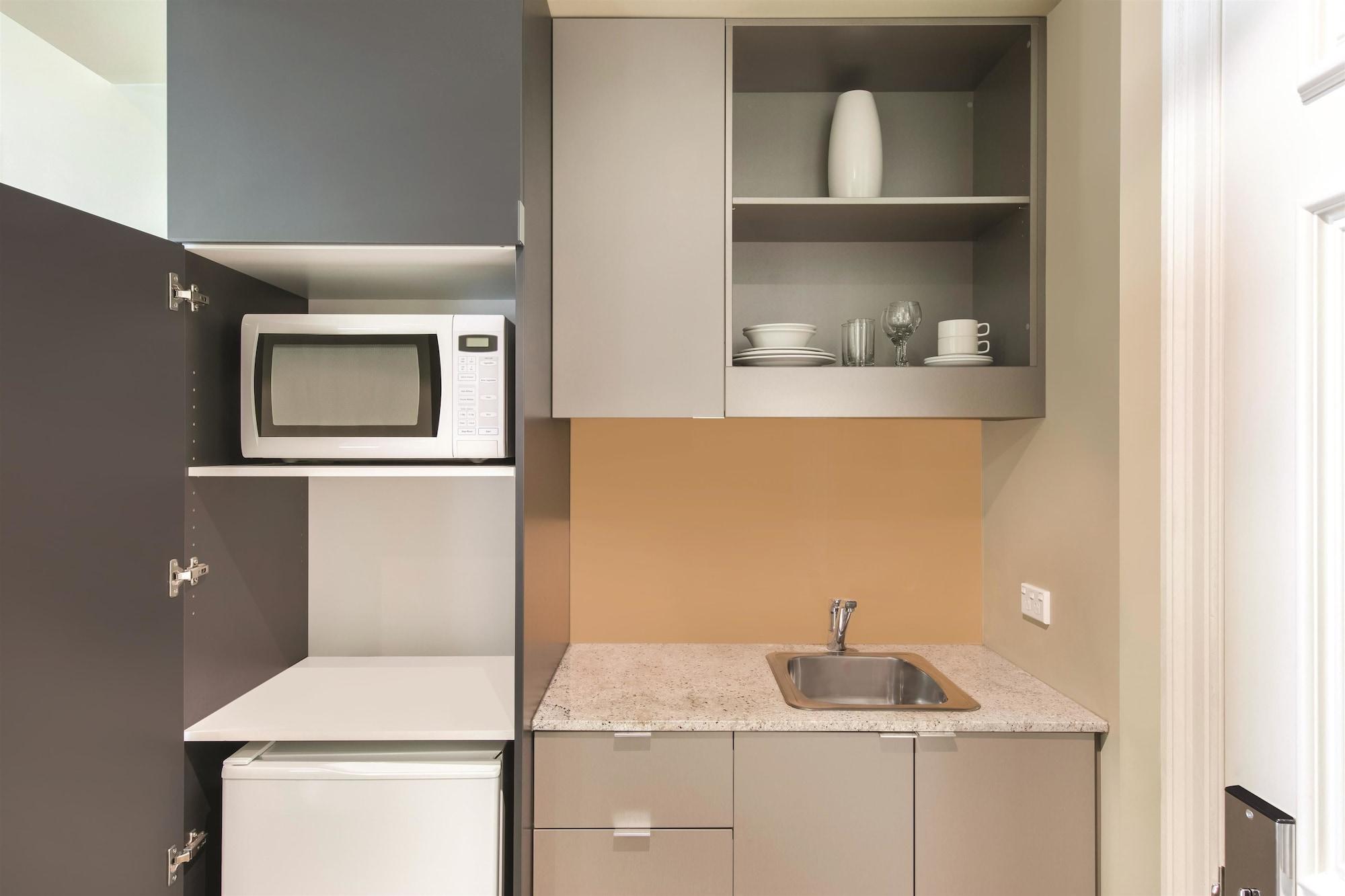 Adina Treasury Aparthotel 4*