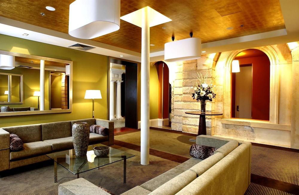 Aparthotel Adina Treasury 4*