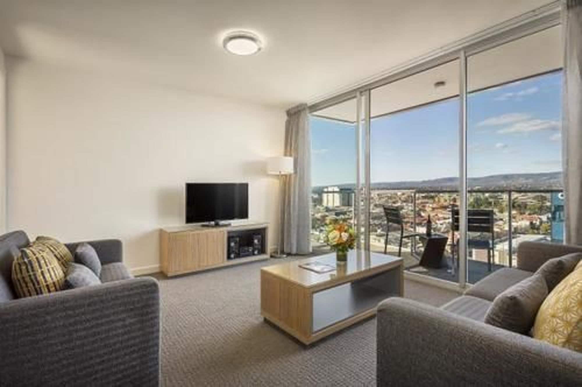 Quest King William South Aparthotel 4*