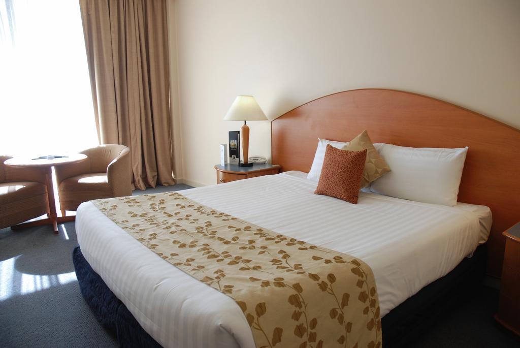 Hotel Chifley On South Terrace 3*