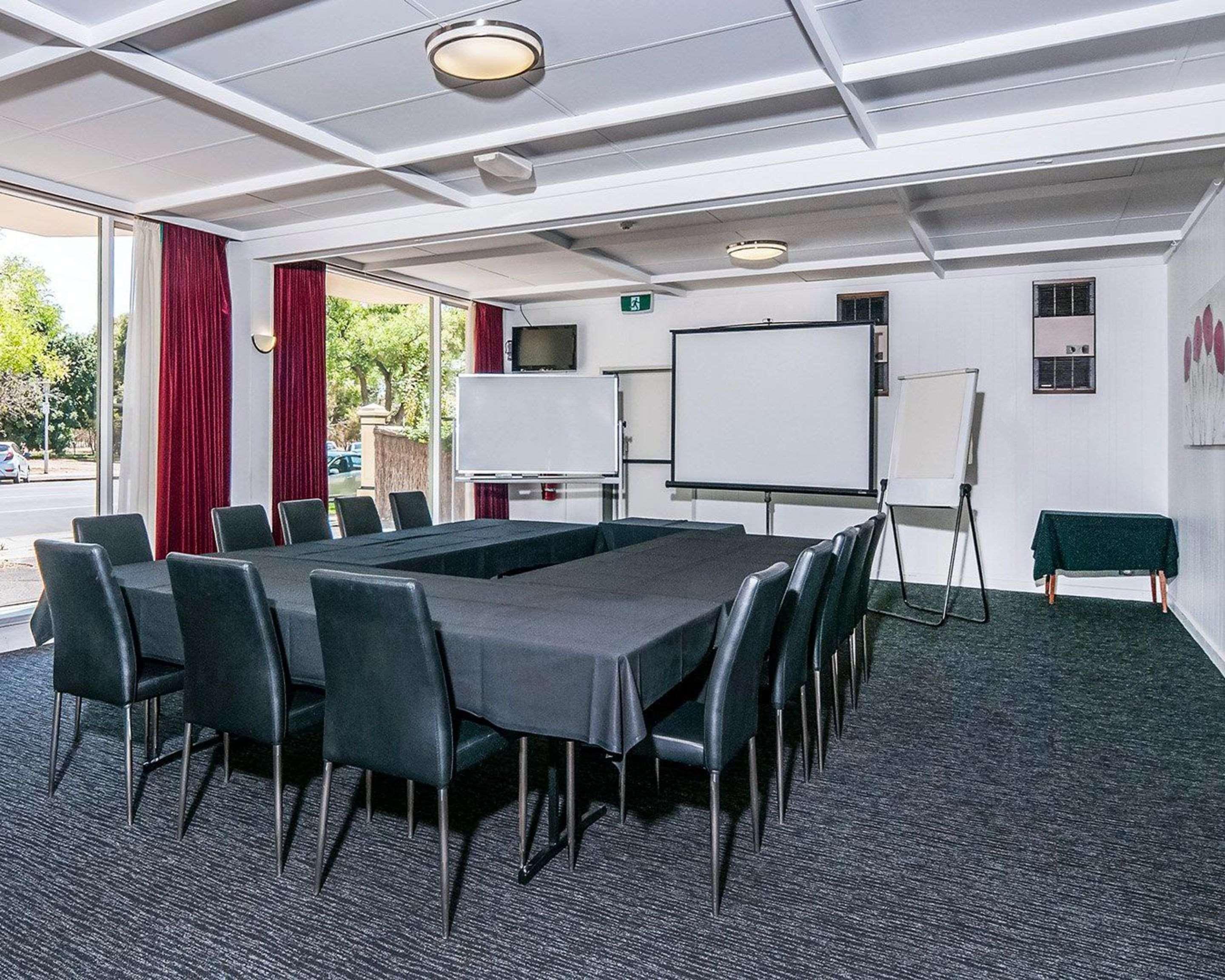 Comfort Regal Park 3*