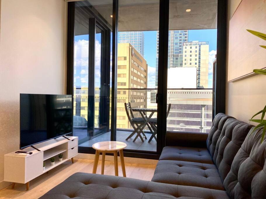 Apartment Luxury Cbd Vibes-queen Bed-gym-bbq