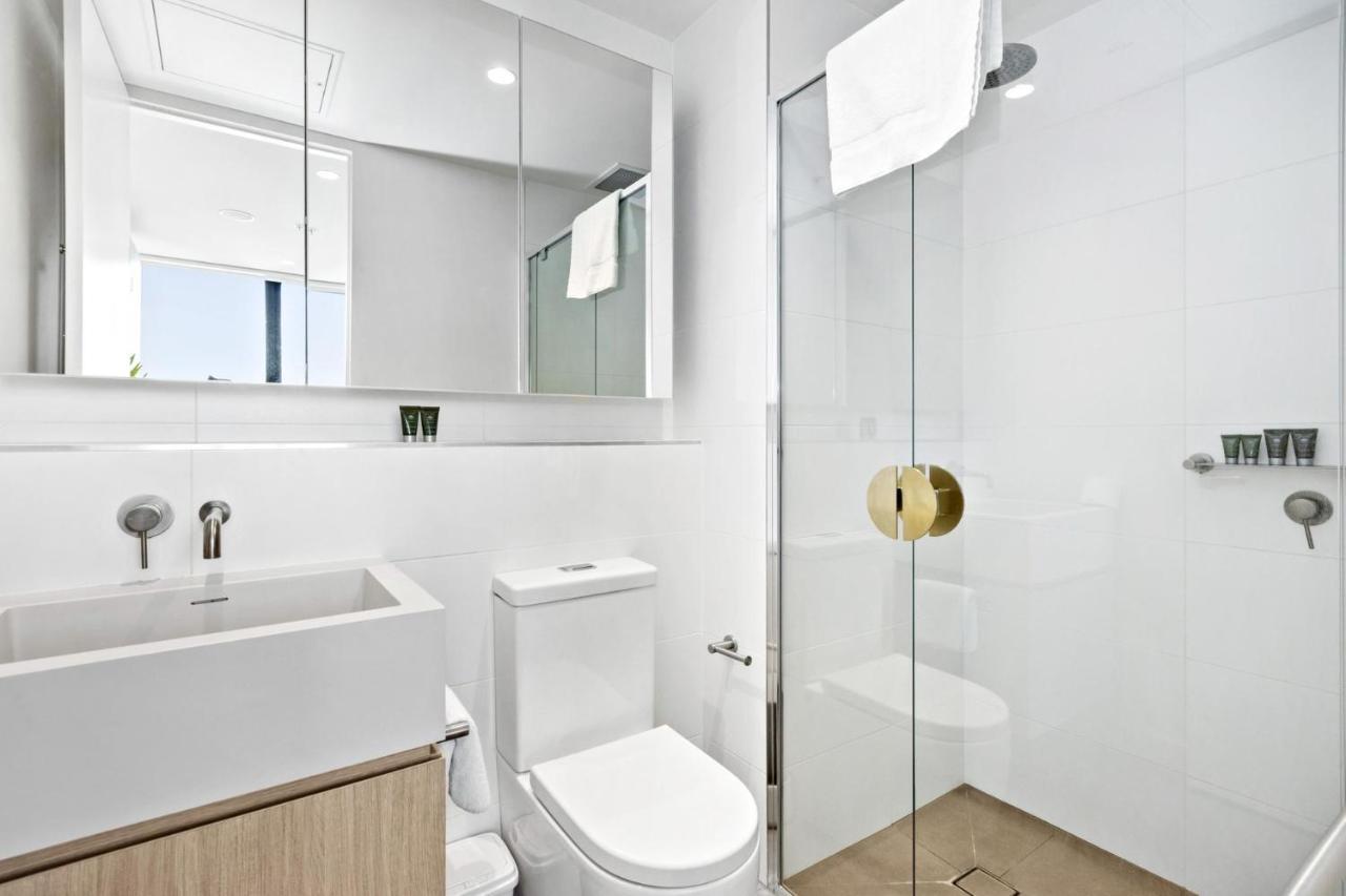 Iris - The Skylight Escape Apartment