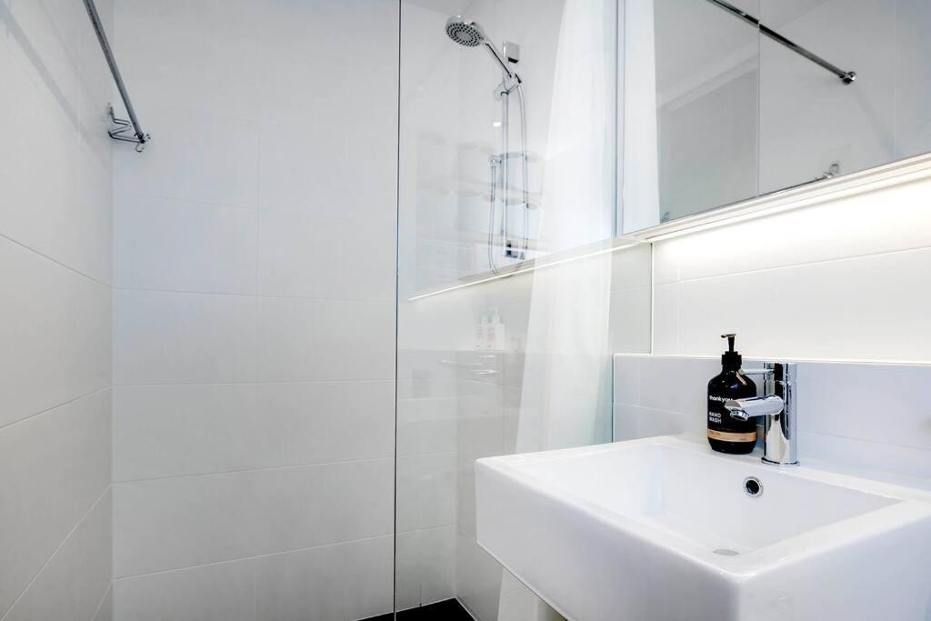 Serenity In The - 1bd Wifi Cbd Adelaide