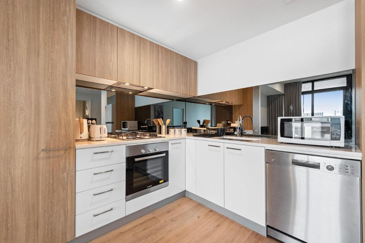Leilani - The West Franklin Panorama Adelaide