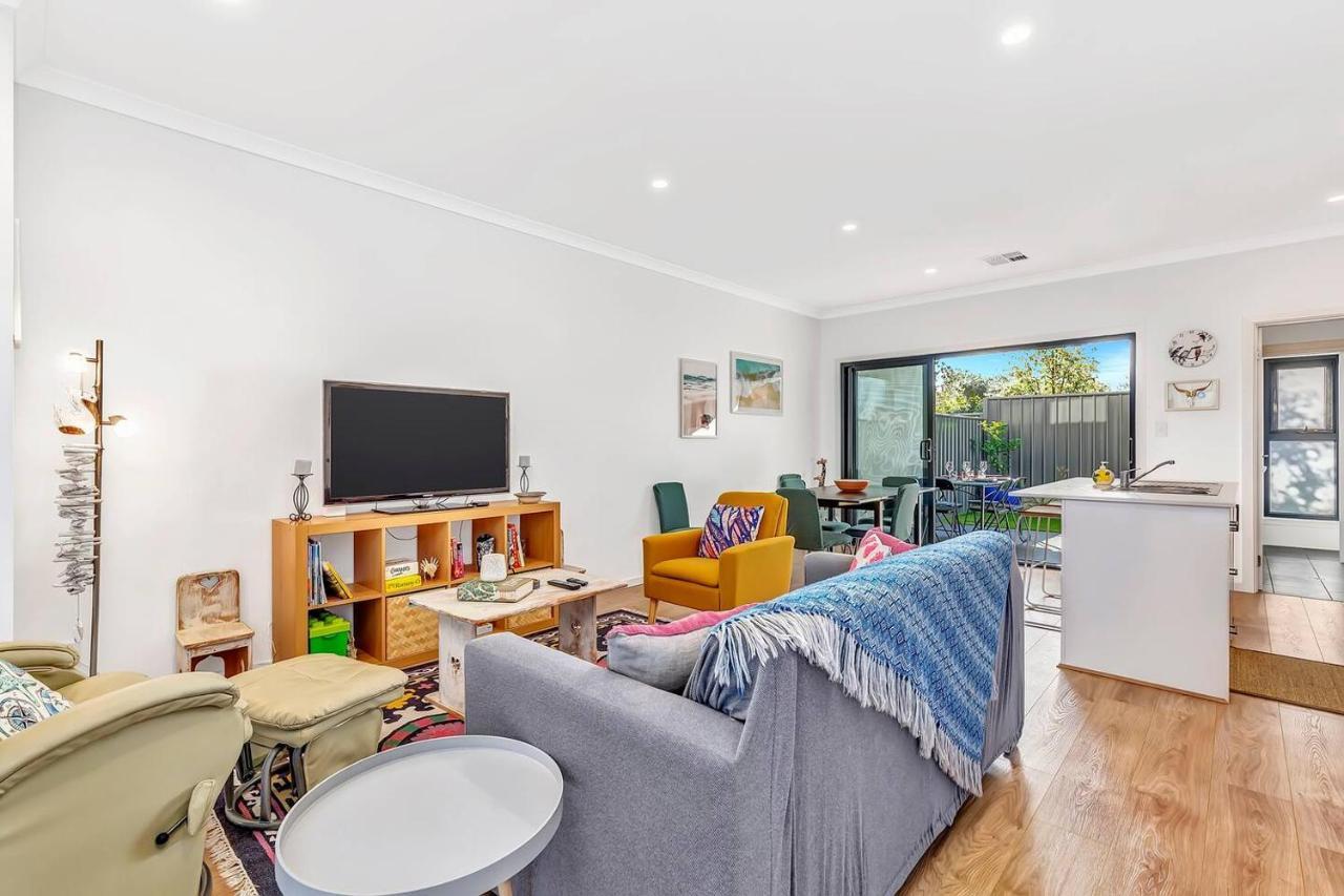 'christies Chic' A Family Getaway By The Holiday home