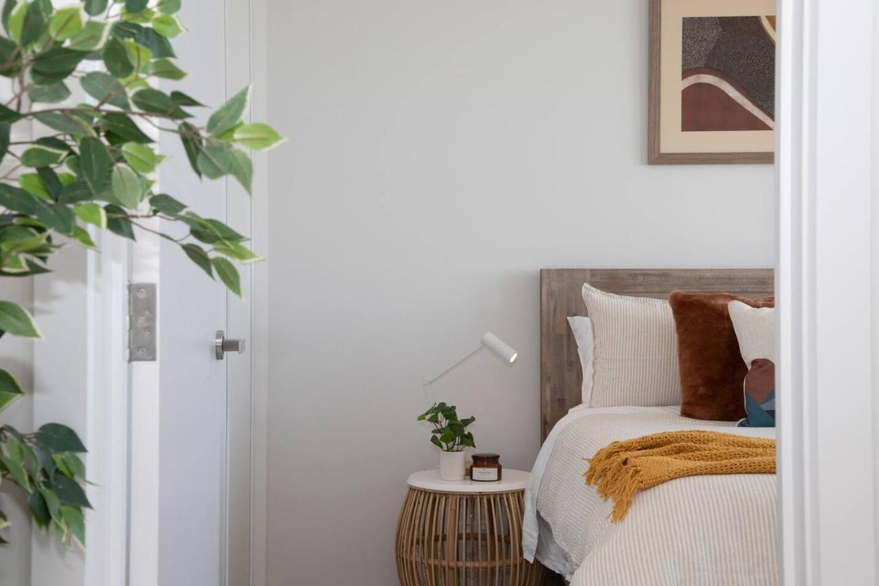 Apartment Hamptons-inspired Waterfront Living On Moana *