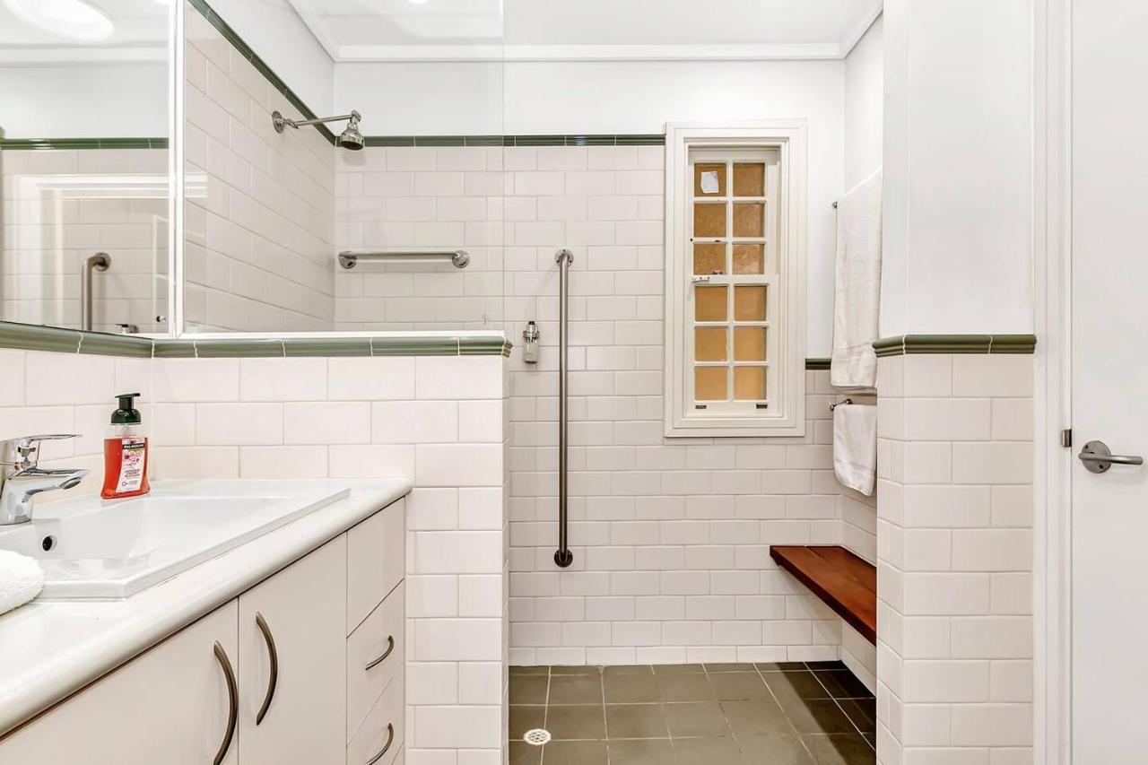 Time And Tide Hideaway - A Spacious Beachside Escape Apartment Adelaide