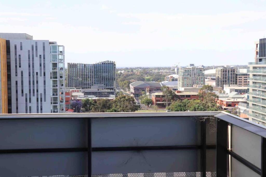 Free Parking Cityview Pool Gym Apartment *