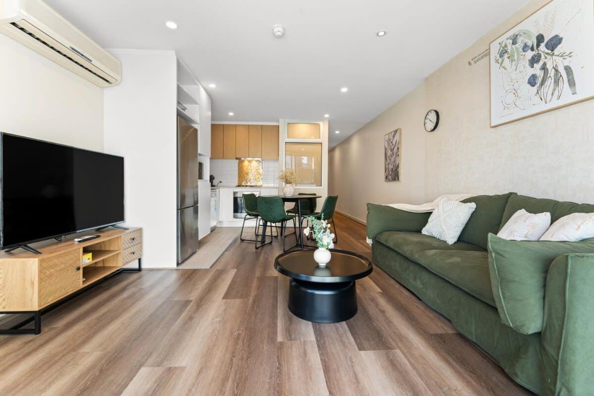 2br Cbd Swimming Pool Sauna Cbd Apartment