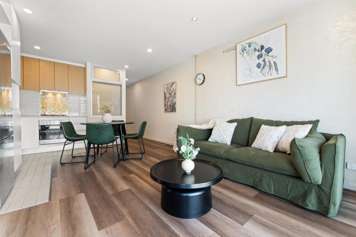2br Cbd Swimming Pool Sauna Cbd * Adelaide
