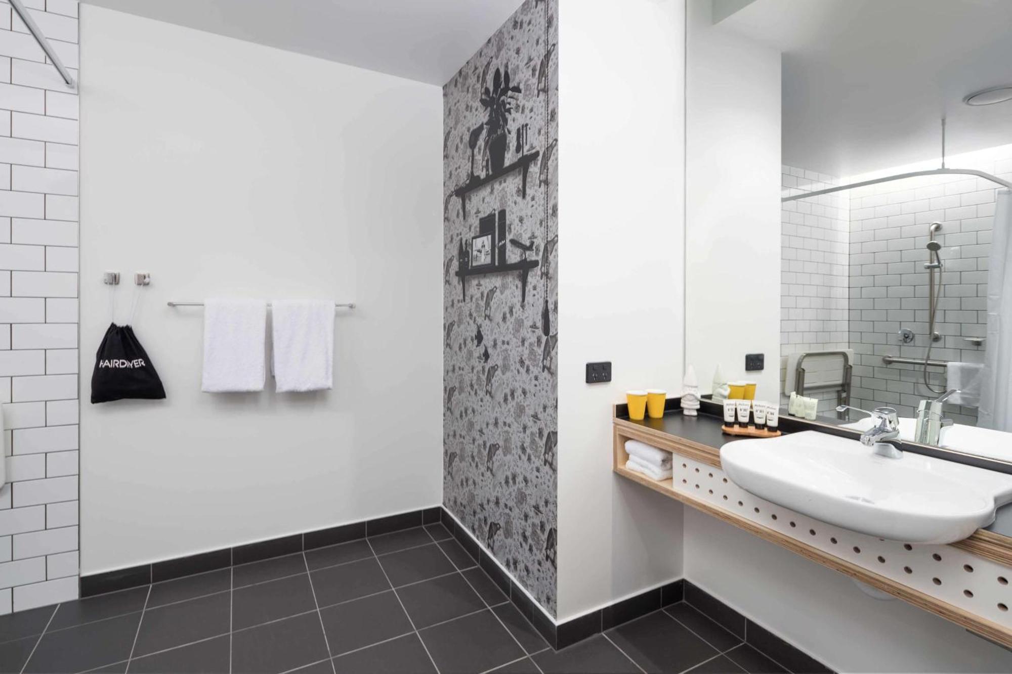 Atura Airport Hotel 4*