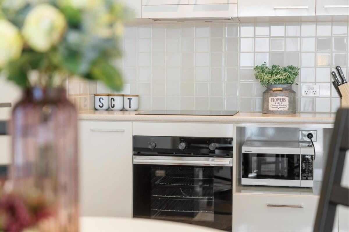1br Cbd The Location Apartment Adelaide