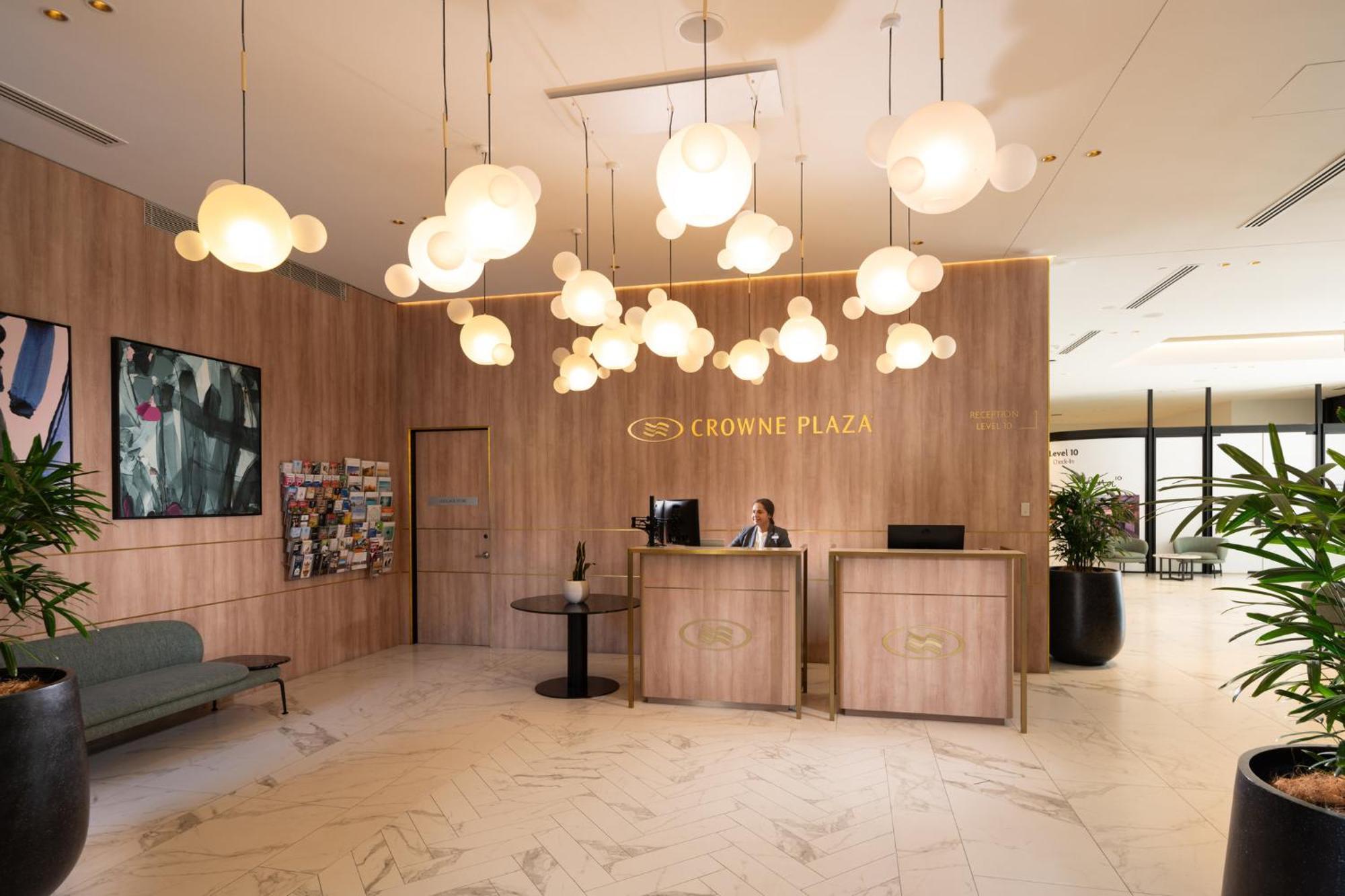 Crowne Plaza By Ihg